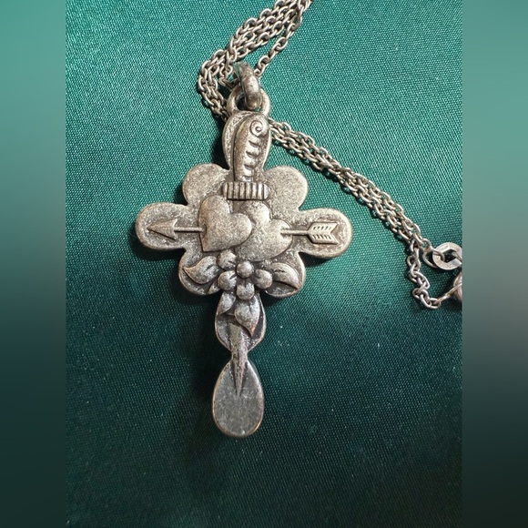 Western style Silver Tone Cross Pendant Necklace - Picture 2 of 4